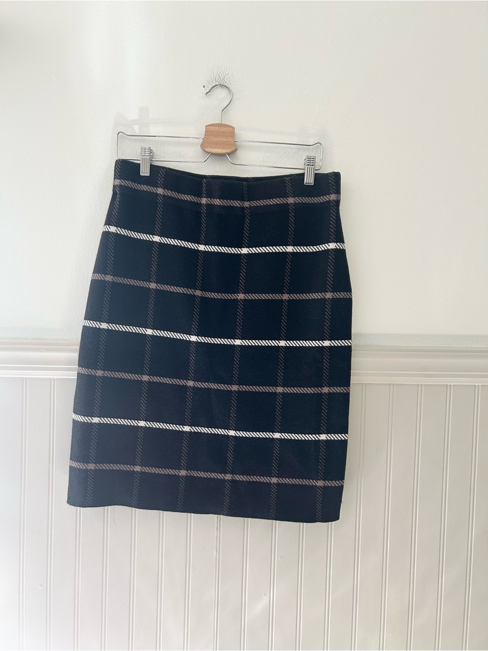 ⭐️ NEW Ann Taylor Large Factory Black Tan Plaid Pencil Skirt